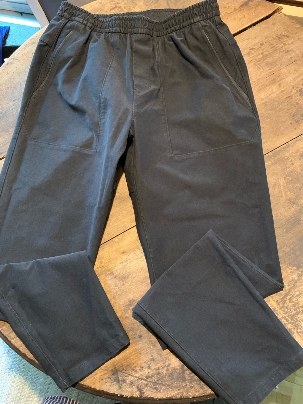 lululemon athletica Men's Utilitech Twill Black Elastic-Waist Pants